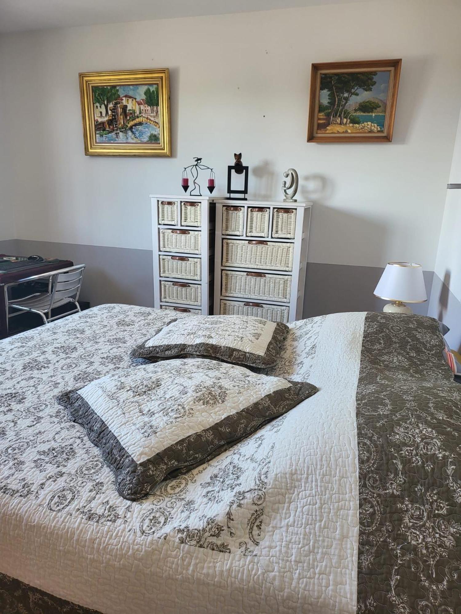 Appartement Standing Bord Sorgue Л'Иль-сюр-ла-Сорг Экстерьер фото